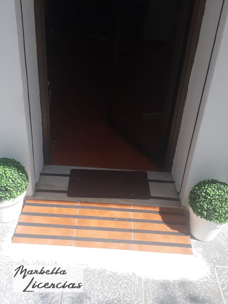 Licencia Apertura Tienda Ropa Avenida General Lopez Dominguez Marbella_008